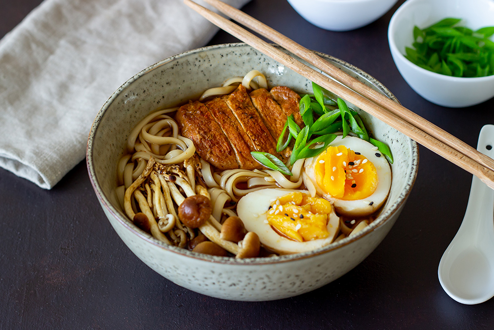 Ramen: O călătorie culinară prin Japonia – istorie, tipuri și rețete