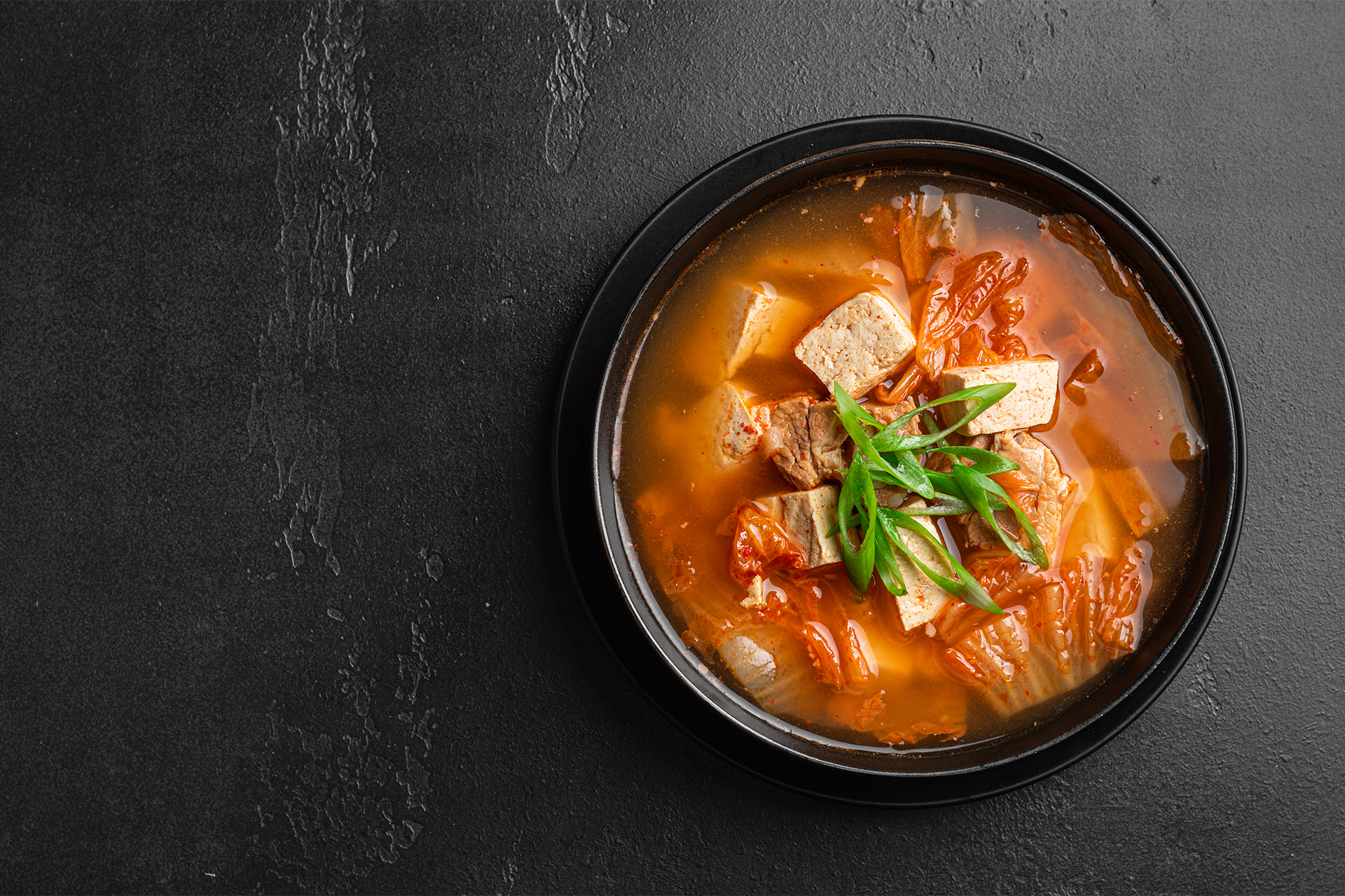 Supă de kimchi cu porc și tofu