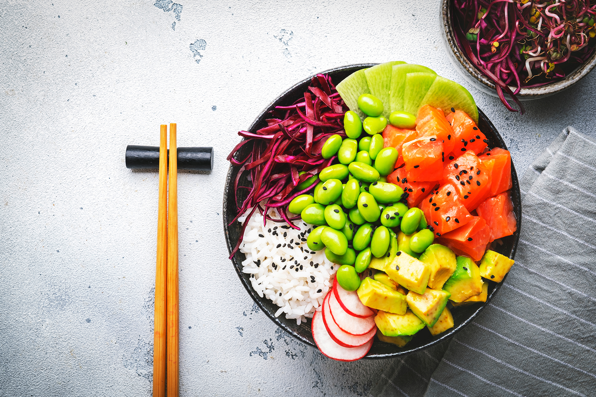 Poke Bowl în stil japonez