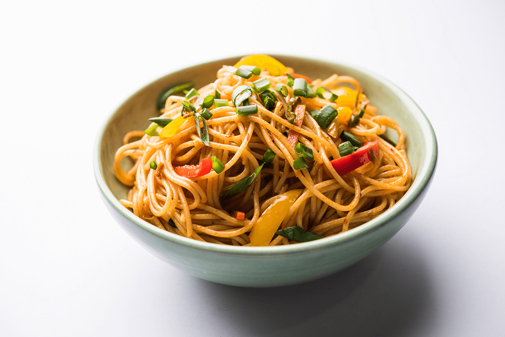 Tăiței chinezești cu legume și carne